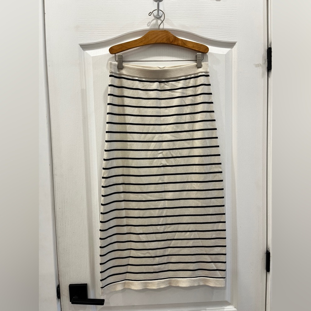 Zara Striped Cream and Navy Women's Midi Skirt